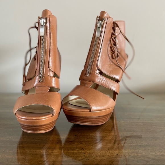 Velvet Angels Brown Leather Heels - Sz 39 or 9 - Picture 5 of 16